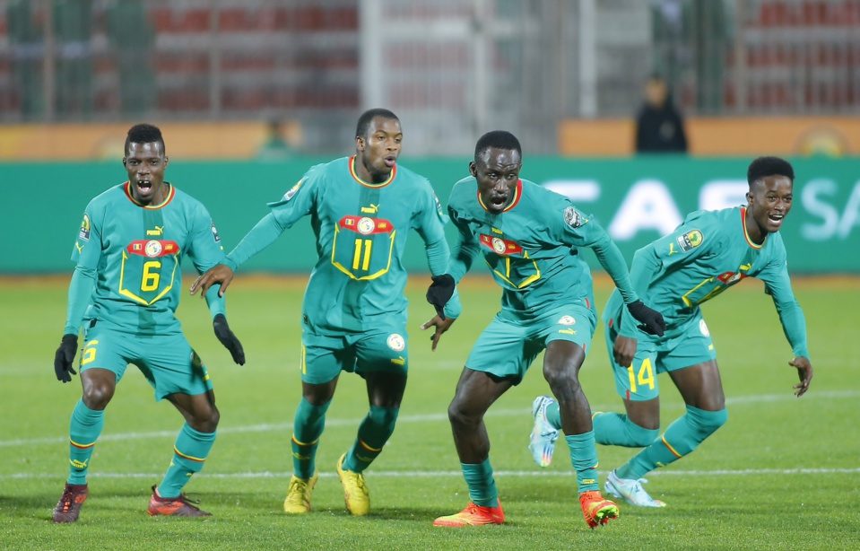 CHAN 2022 : VICTORIEUX DU PAYS HOTE L'ALGÉRIE (0-0,4-5 TAB) Les Lions de Pape Thiaw rois du football local africain CHAN 2022 : VICTORIEUX DU PAYS HOTE L'ALGÉRIE (0-0,4-5 TAB) Les Lions de Pape Thiaw rois du football local africain