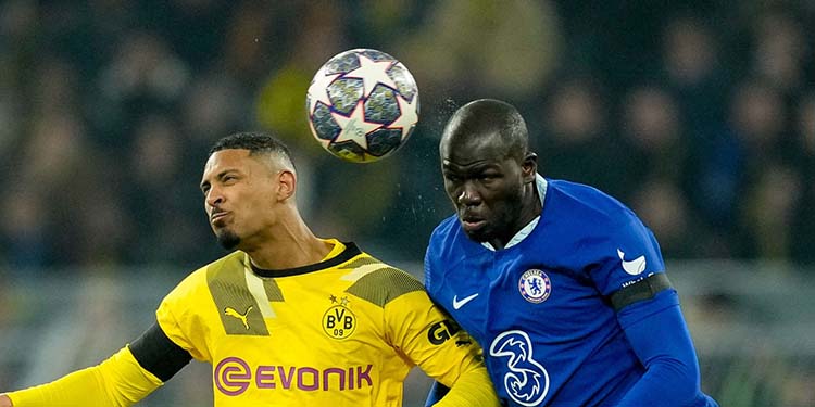 LDC UEFA  :Kalidou Koulibaly taille patron contre Dortmund