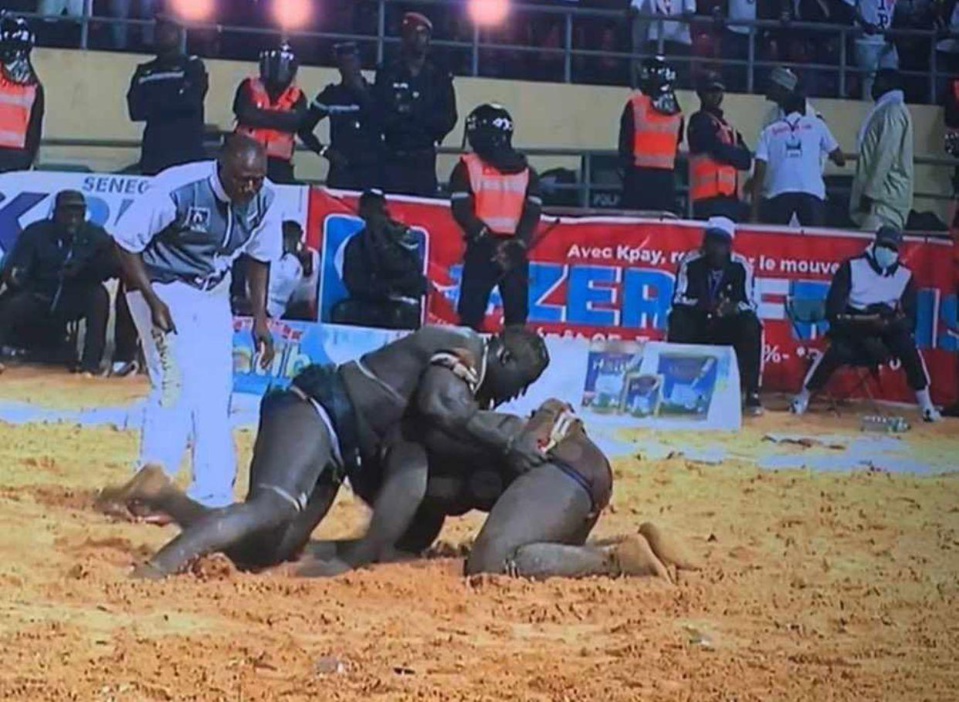 SA THIES APRÈS SON COMBAT  :«Reug-Reug sait très bien qu'il a fait quatre appuis» et «J'estime que l'arbitre s'est trompé»