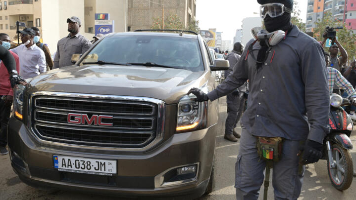 AUDITIONNÉ À LA SURETÉ URBAINE: Yarga Sy, militant de Pastef, reconnaît avoir mis à la disposition de Sonko une écharpe imbibée de vinaigre