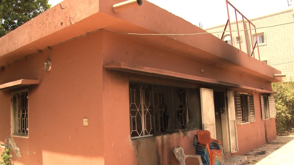 MANIFESTATIONS À ZIGUINCHOR :Les élèves délogés, le siège de l’Apr incendié, une plainte annoncée MANIFESTATIONS À ZIGUINCHOR :Les élèves délogés, le siège de l’Apr incendié, une plainte annoncée