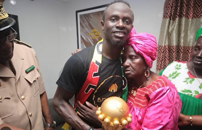 Bambali : Sadio Mané en deuil