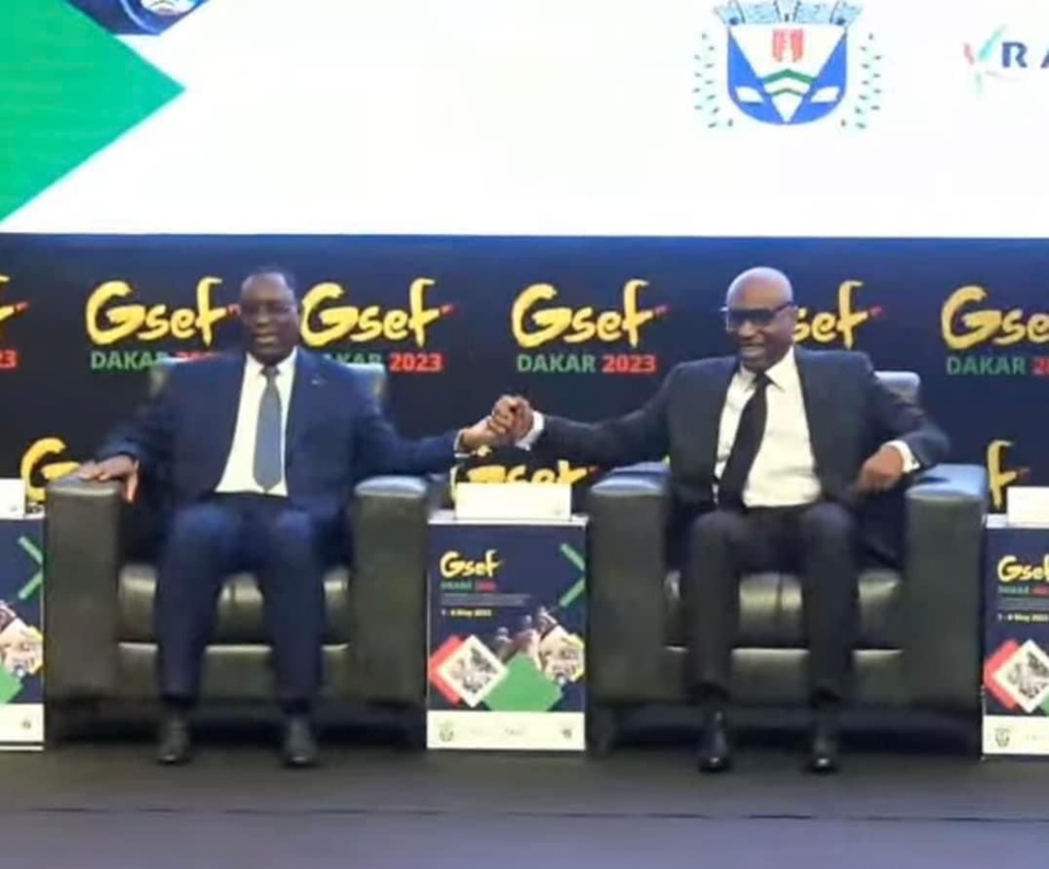 Forum mondial de l‘économie sociale et solidaire / Dialogue : Face à Barthélémy Dias, Macky Sall tend la main aux Maires Forum mondial de l‘économie sociale et solidaire / Dialogue : Face à Barthélémy Dias, Macky Sall tend la main aux Maires