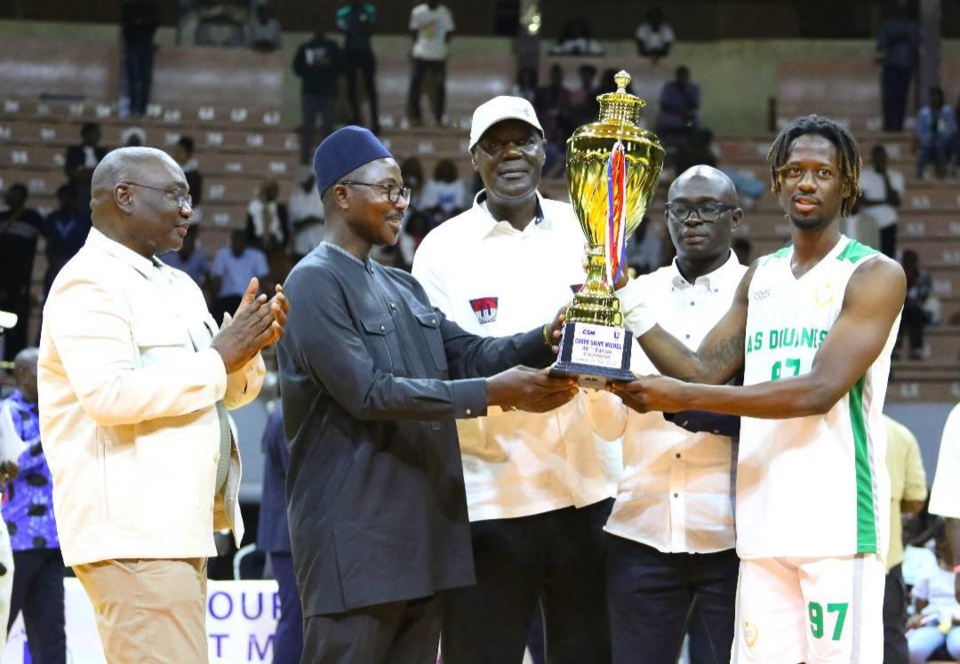VICTORIEUSE IN-EXTREMIS DE L’ASC VILLE DE DAKAR (75-74): AS Douanes remporte la Coupe Saint-Michel VICTORIEUSE IN-EXTREMIS DE L’ASC VILLE DE DAKAR (75-74): AS Douanes remporte la Coupe Saint-Michel