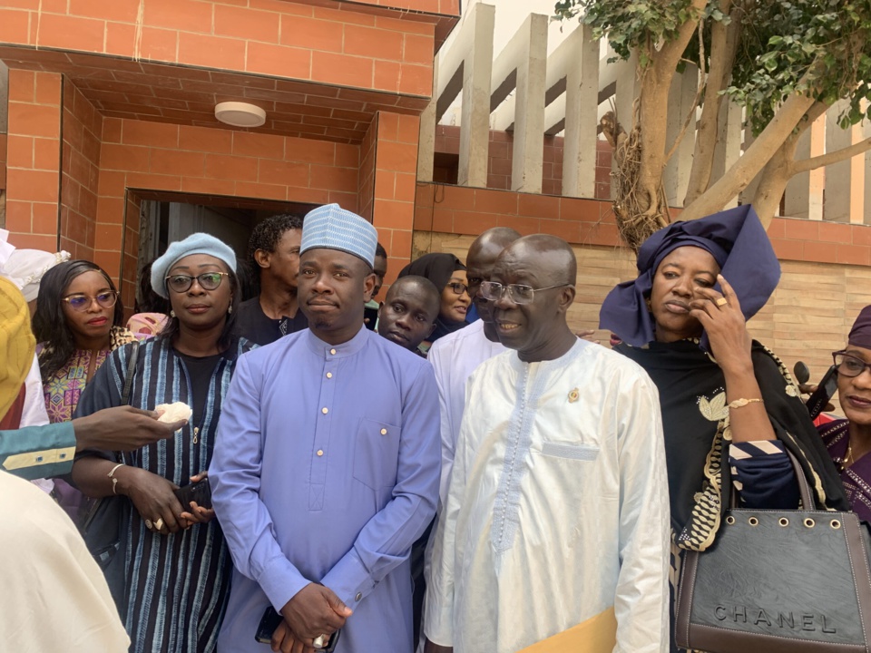 Les députés de Yewwi chez Sonko pour l’accompagner au dialogue du F24 Les députés de Yewwi chez Sonko pour l’accompagner au dialogue du F24