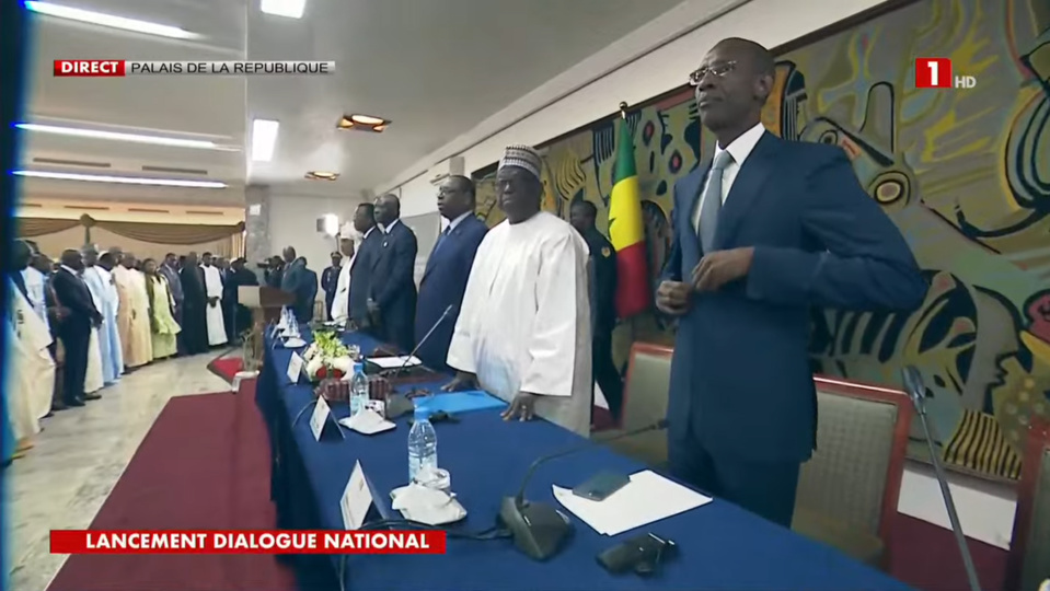 Macky Sall et ses hôtes…. Macky Sall et ses hôtes….