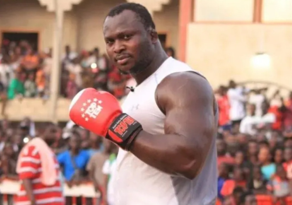 MODOU LO S’ACCROCHE A SON TRÔNE :« Je vais laisser la couronne de roi des arènes aux Parcelles à ma retraite » MODOU LO S’ACCROCHE A SON TRÔNE :« Je vais laisser la couronne de roi des arènes aux Parcelles à ma retraite »