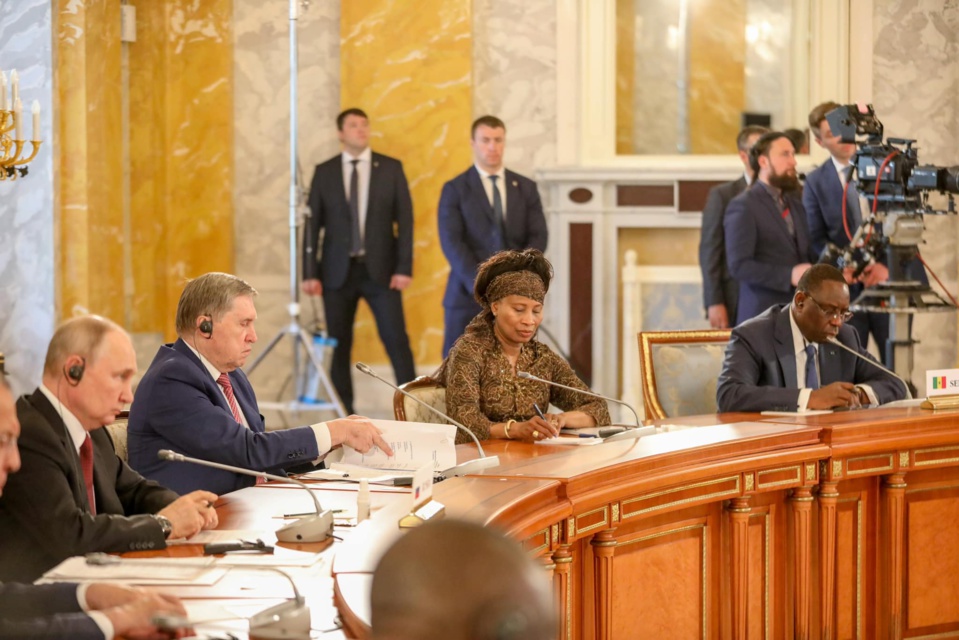 MACKY SALL A VLADIMIR POUTINE DANS LE CADRE DE LA MÉDIATION AFRICAINE POUR LA GUERRE EN UKRAINE :«Cette initiative est une mission de bons offices. L’intervention de l’Afrique ne pourra se faire que dans le cadre des principes de la charte de l’Onu»