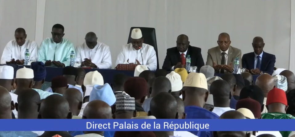 RENCONTRE AVEC LES ELUS DE SA COALITION FAVORABLES A SA CANDIDATURE EN 2024 : Macky Sall promet de prendre la parole aujourd’hui, annonce des mesures contre les casseurs et appelle ses partisans à l’unité RENCONTRE AVEC LES ELUS DE SA COALITION FAVORABLES A SA CANDIDATURE EN 2024 : Macky Sall promet de prendre la parole aujourd’hui, annonce des mesures contre les casseurs et appelle ses partisans à l’unité