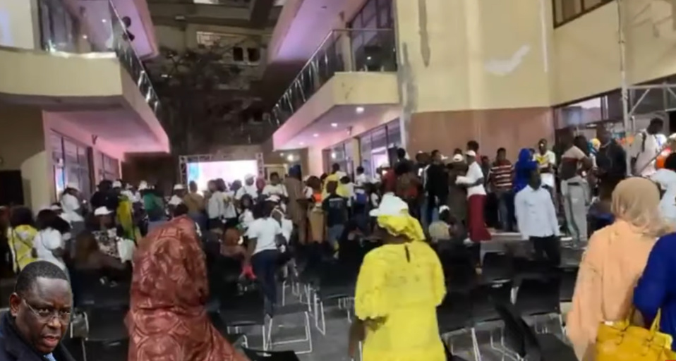 Les larmes de Thérèse Faye Diouf et Néné Fatoumata Tall Les larmes de Thérèse Faye Diouf et Néné Fatoumata Tall