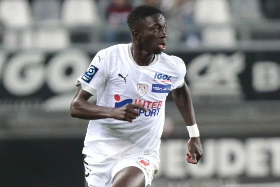 SUR LES PETITS PAPIERS DE BORDEAUX, OM, REIMS, MONACO ET WEST HAM : Formose Mendy a la cote en France et à l’étranger