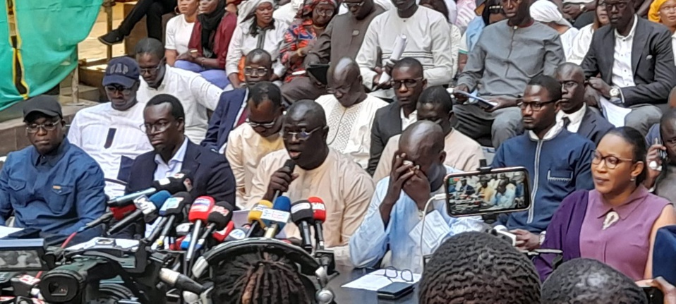 LA COALITION PRÉSIDENTIELLE FELICITE MACKY SALL ET PREVIENT «Benno dispose de toutes les ressources et capacités nécessaires pour continuer à bénéficier de la confiance de la majorité des Sénégalais» LA COALITION PRÉSIDENTIELLE FELICITE MACKY SALL ET PREVIENT «Benno dispose de toutes les ressources et capacités nécessaires pour continuer à bénéficier de la confiance de la majorité des Sénégalais»