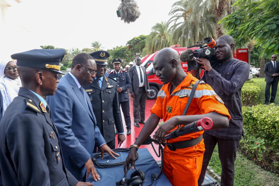 PREMIER LOT DE 66 VÉHICULES DE SECOURS DU PROJET NAFFCO : 20 ambulances au Msas, 46 véhicules de secours pour la Bnsp dont 23 camions citernes de 30.000 litres chacun