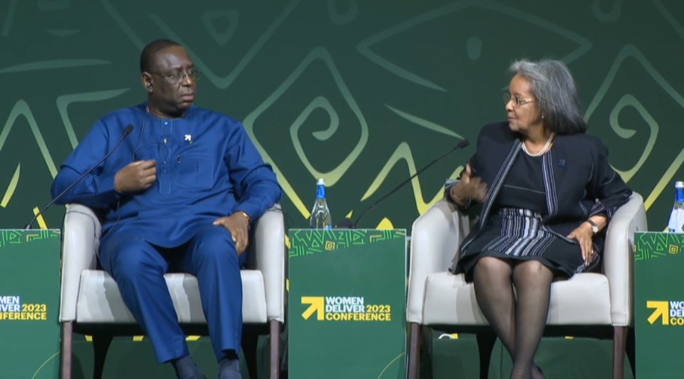 CONFERENCE SUR L’EGALITE DES GENRES A KIGALI : Macky Sall adoube le code de la famille sénégalais et propose la gratuité des serviettes hygiéniques pour les femmes CONFERENCE SUR L’EGALITE DES GENRES A KIGALI : Macky Sall adoube le code de la famille sénégalais et propose la gratuité des serviettes hygiéniques pour les femmes