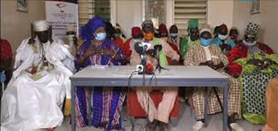 ESCROQUERIE FONCIÈRE PRÉSUMÉE SUR 5.000.000 FRANCS CFA : Des membres du Conseil des notables lébous du Grand Cap-Vert traînés en justice par une fille de feu Baye Niass ESCROQUERIE FONCIÈRE PRÉSUMÉE SUR 5.000.000 FRANCS CFA : Des membres du Conseil des notables lébous du Grand Cap-Vert traînés en justice par une fille de feu Baye Niass