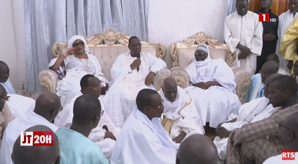 VISITE A TOUBA EN PRELUDE AU GRAND MAGAL : Macky Sall entre l’émotion de partir et la fermeté de défendre le Sénégal contre toute menace VISITE A TOUBA EN PRELUDE AU GRAND MAGAL : Macky Sall entre l’émotion de partir et la fermeté de défendre le Sénégal contre toute menace