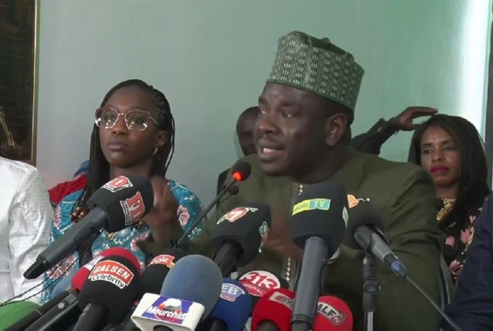 LE GROUPE PARLEMENTAIRE YEWWI FACE À LA MÉSENTENTE ENTRE TAXAWU SÉNÉGAL ET PASTEF : Rester ensemble et garder leurs privilèges ou se séparer en y laissant des plumes