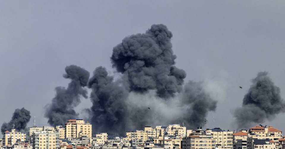 Au moins 700 morts et 2000 blssés en Israël Au moins 700 morts et 2000 blssés en Israël