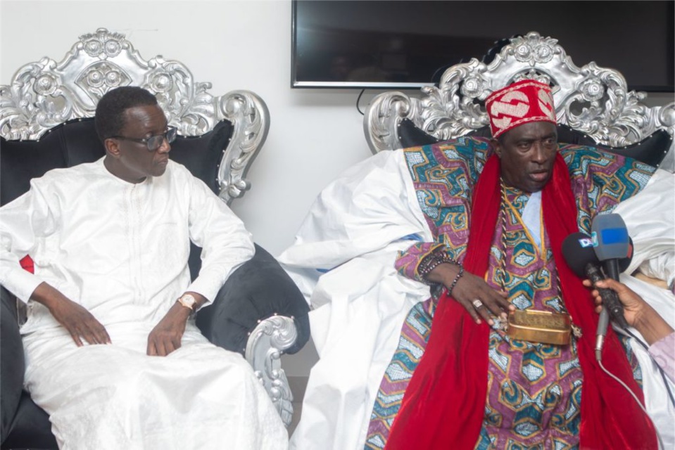 TOURNÉE AUPRÈS DES CHEFS RELIGIEUX ET COUTUMIERS DE DAKAR CE WEEKEND : Amadou Bâ courtise la communauté léboue et se présente comme le candidat des Dakarois TOURNÉE AUPRÈS DES CHEFS RELIGIEUX ET COUTUMIERS DE DAKAR CE WEEKEND : Amadou Bâ courtise la communauté léboue et se présente comme le candidat des Dakarois