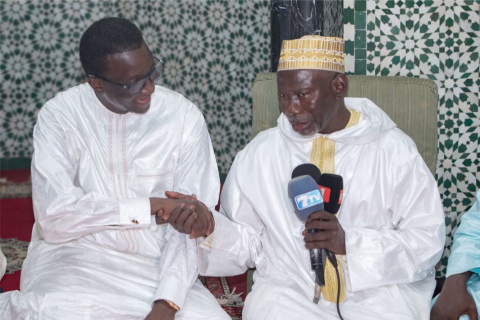 TOURNÉE AUPRÈS DES CHEFS RELIGIEUX ET COUTUMIERS DE DAKAR CE WEEKEND : Amadou Bâ courtise la communauté léboue et se présente comme le candidat des Dakarois TOURNÉE AUPRÈS DES CHEFS RELIGIEUX ET COUTUMIERS DE DAKAR CE WEEKEND : Amadou Bâ courtise la communauté léboue et se présente comme le candidat des Dakarois