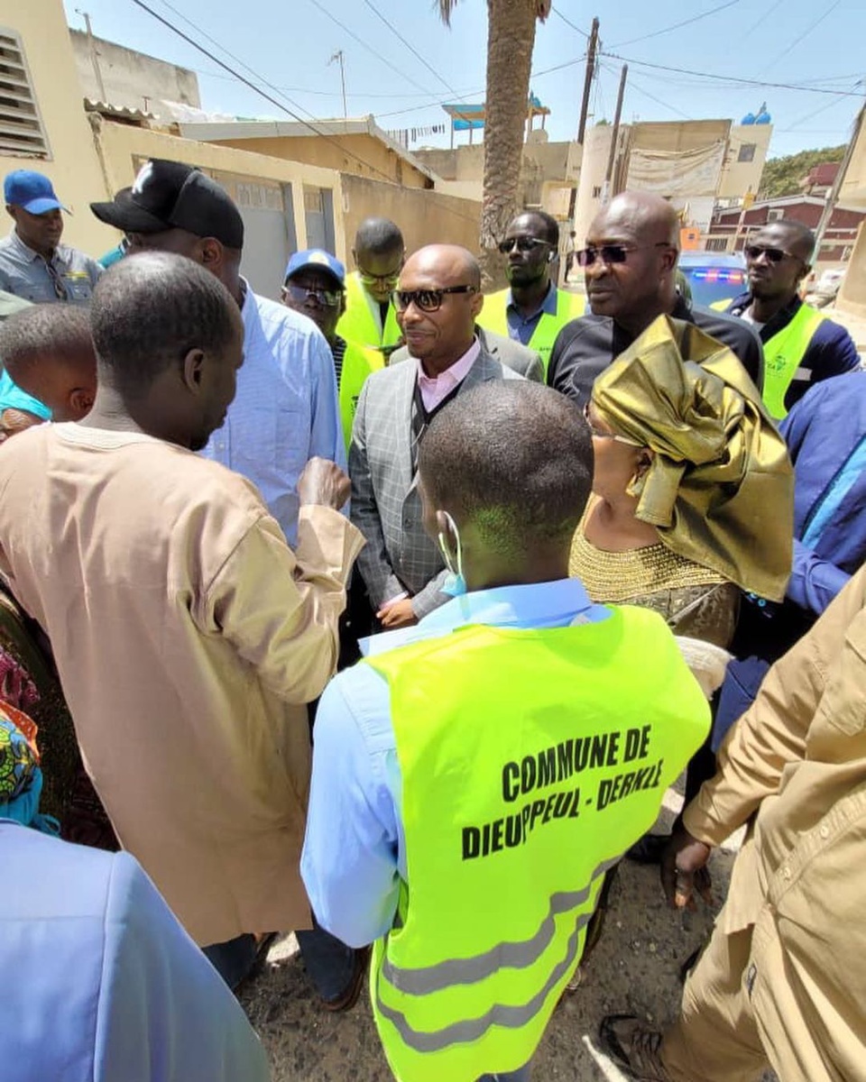 PROJET D’ENTRETIEN ET D’EXTENSION DE LA VOIRIE URBAINE DE DAKAR : Barthélemy Dias avertit que quiconque cassera une route à Dakar pour y mettre son réseau et refusera de la réparer, son réseau sera déterré PROJET D’ENTRETIEN ET D’EXTENSION DE LA VOIRIE URBAINE DE DAKAR : Barthélemy Dias avertit que quiconque cassera une route à Dakar pour y mettre son réseau et refusera de la réparer, son réseau sera déterré