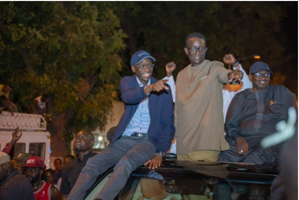 TOURNÉE ÉCONOMIQUE D'AMADOU BA : LES MOTEURS DE L'ÉMERGENCE SERONT BOOSTÉS À THIÈS
