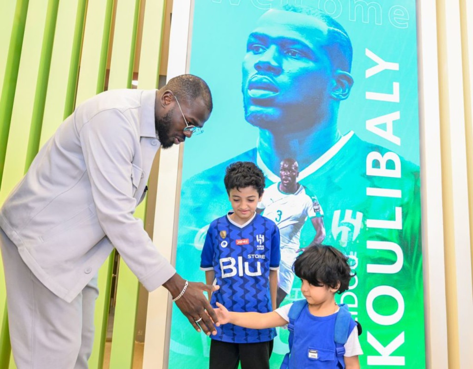ARABIE SAOUDITE : LE MAGNIFIQUE GESTE DU CAPITAINE DES LIONS Kalidou Koulibaly à la rencontre d’enfants handicapés à Riyad ARABIE SAOUDITE : LE MAGNIFIQUE GESTE DU CAPITAINE DES LIONS Kalidou Koulibaly à la rencontre d’enfants handicapés à Riyad