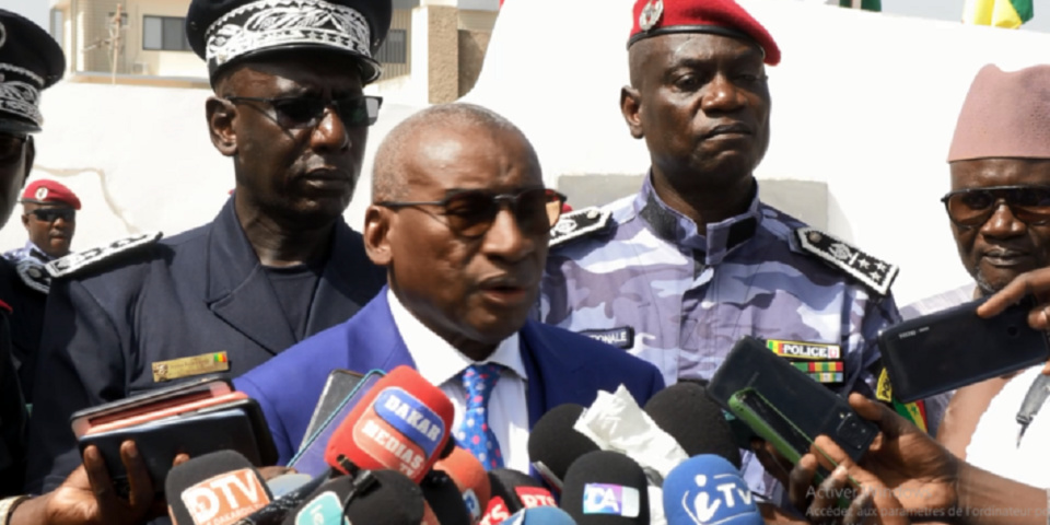 VISITE DU MINISTRE DE L'INTÉRIEUR AU CAMP ABDOU DIASSÉ : Me Sidiki Kaba satisfait des moyens d’intervention, de la puissance de répression et de riposte de la police VISITE DU MINISTRE DE L'INTÉRIEUR AU CAMP ABDOU DIASSÉ : Me Sidiki Kaba satisfait des moyens d’intervention, de la puissance de répression et de riposte de la police