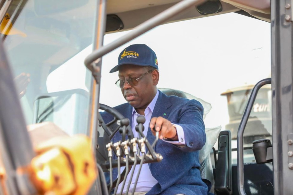 INAUGURATION DE LA ROUTE KEDOUGOU-SALEMATA : Macky Sall vise l’accès universel à l’eau potable, à l’électricité et au désenclavement en 2026 INAUGURATION DE LA ROUTE KEDOUGOU-SALEMATA : Macky Sall vise l’accès universel à l’eau potable, à l’électricité et au désenclavement en 2026