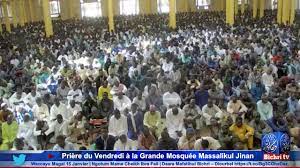 Amadou Ba a prié vendredi à la Mosquée Massalikul Jinan