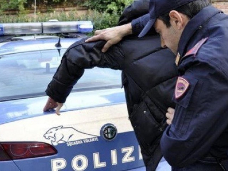 POUR SACCAGE D’UN CENTRE HISTORIQUE ET VIOLENCE SUR DES POLICIERS : Un Sénégalais de 25 ans arrêté en Italie POUR SACCAGE D’UN CENTRE HISTORIQUE ET VIOLENCE SUR DES POLICIERS : Un Sénégalais de 25 ans arrêté en Italie