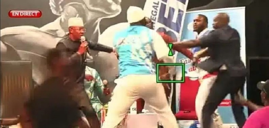 PREMIÈRE FRICTION AVANT LE 1ER JANVIER 2024 : Modou Lô et Boy Niang se sont bagarrés lors de leur face-à-face samedi