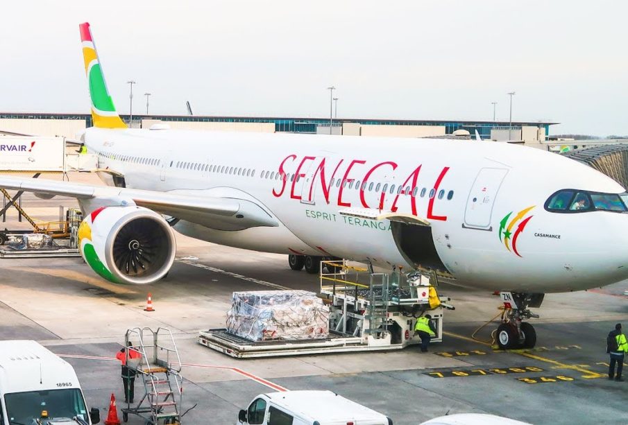 AIR SENEGAL ENCORE POINTE DU DOIGT POUR SES INNOMBRABLES RETARDS : Ses passagers déchirent le communiqué et dénoncent