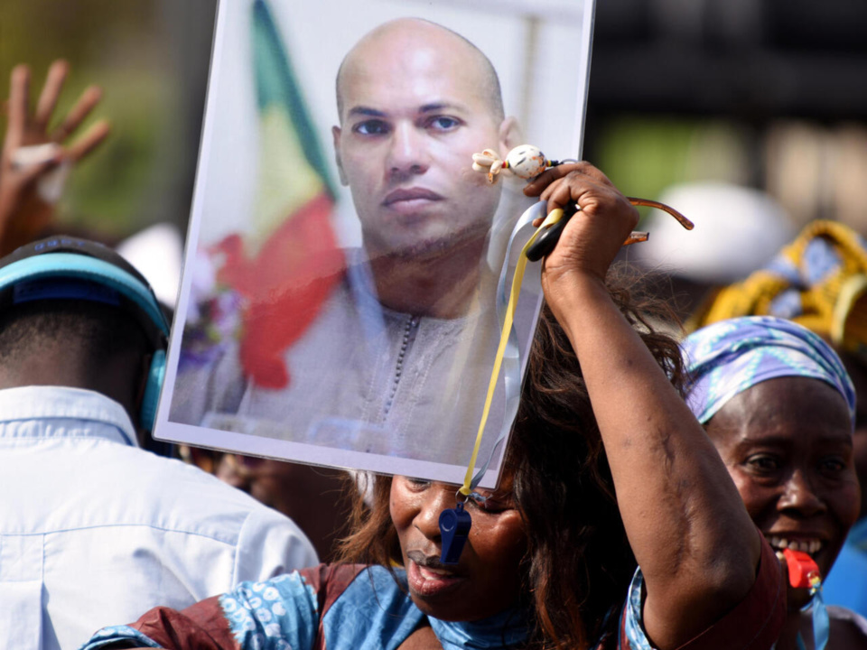 Karim Wade a déposé son dossier de candidature Karim Wade a déposé son dossier de candidature