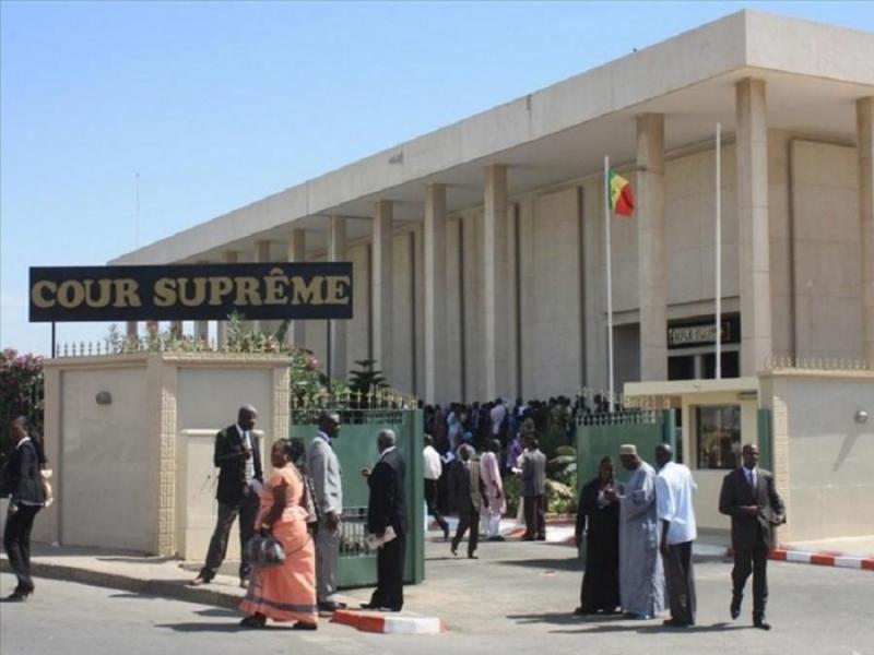 COUR SUPREME : La défense de Ousmane Sonko soulève une exception d’inconstitutionnalité et déroule ensuite ses moyens de cassation ; les conseils de Mame Mbaye Niang dégagent en touche