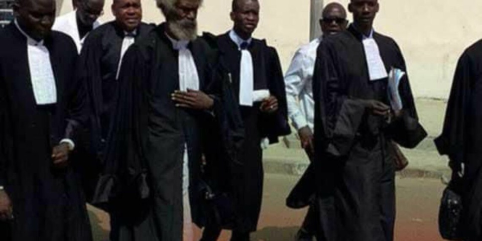 RECOURS DE L’AJE CONTRE L’ORDONNANCE DU JUGE DU TRIBUNAL D’INSTANCE DE DAKAR : Les avocats de Sonko ont déposé leur mémoire en défense ; la Cour suprême va bientôt entrer en jeu RECOURS DE L’AJE CONTRE L’ORDONNANCE DU JUGE DU TRIBUNAL D’INSTANCE DE DAKAR : Les avocats de Sonko ont déposé leur mémoire en défense ; la Cour suprême va bientôt entrer en jeu