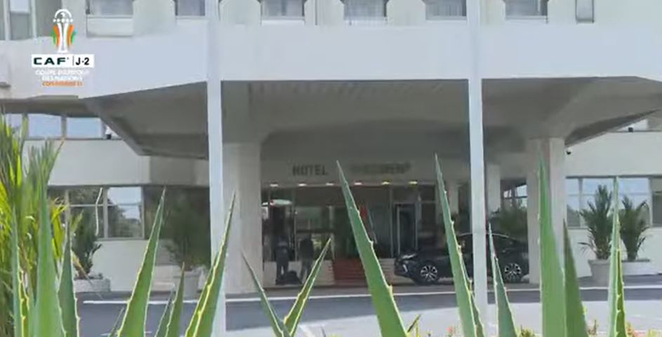 ZOOM SUR L’AMBIANCE A L’HOTEL DES LIONS DE LA TERANGA ET DES LIONS INDOMPTABLES ET DANS LA VILLE DE YAMOUSSOUKRO : La température monte, le nouveau marié de Bambali la principale attraction...