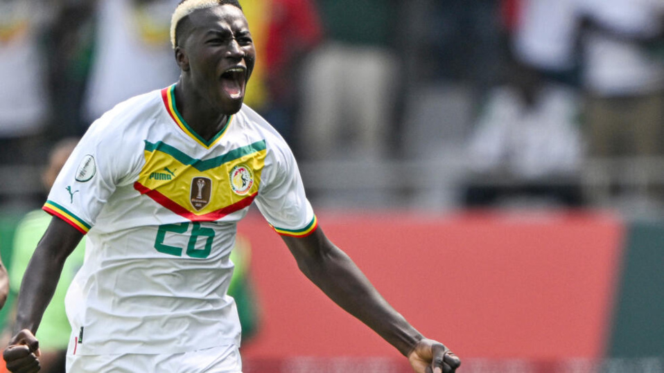 AU BALCON DU STADE DE YAMOUSSOUKRO: La victoire du milieu ! AU BALCON DU STADE DE YAMOUSSOUKRO: La victoire du milieu !