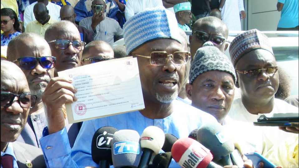 REPORT DE L’ÉLECTION PRÉSIDENTIELLE : Le Pds savoure sa victoire, invite les acteurs au dialogue et propose la mise en place d’une Cour constitutionnelle REPORT DE L’ÉLECTION PRÉSIDENTIELLE : Le Pds savoure sa victoire, invite les acteurs au dialogue et propose la mise en place d’une Cour constitutionnelle