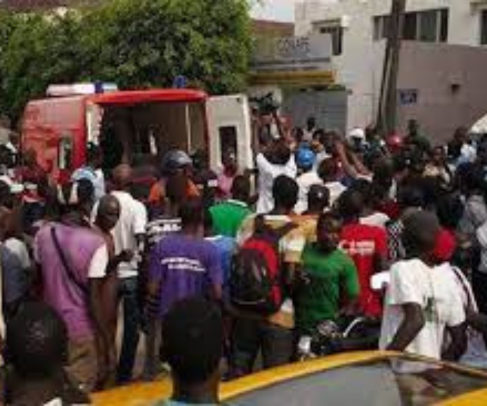 HORREUR À DJEDDAH THIAROYE KAO : Une dame tente de se suicider par overdose à cause de sa famille HORREUR À DJEDDAH THIAROYE KAO : Une dame tente de se suicider par overdose à cause de sa famille