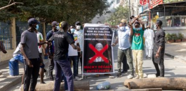 La marche contre le report de la présidentielle est repoussée