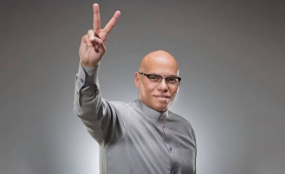 PRÉSIDENTIELLE, DIALOGUE, RETOUR DE KARIM WADE, RÉPONSE AU CONSEIL CONSTITUTIONNEL : Le Pds retrousse les manches, accuse des candidats de détenir une triple nationalité et s'annonce au dialogue PRÉSIDENTIELLE, DIALOGUE, RETOUR DE KARIM WADE, RÉPONSE AU CONSEIL CONSTITUTIONNEL : Le Pds retrousse les manches, accuse des candidats de détenir une triple nationalité et s'annonce au dialogue