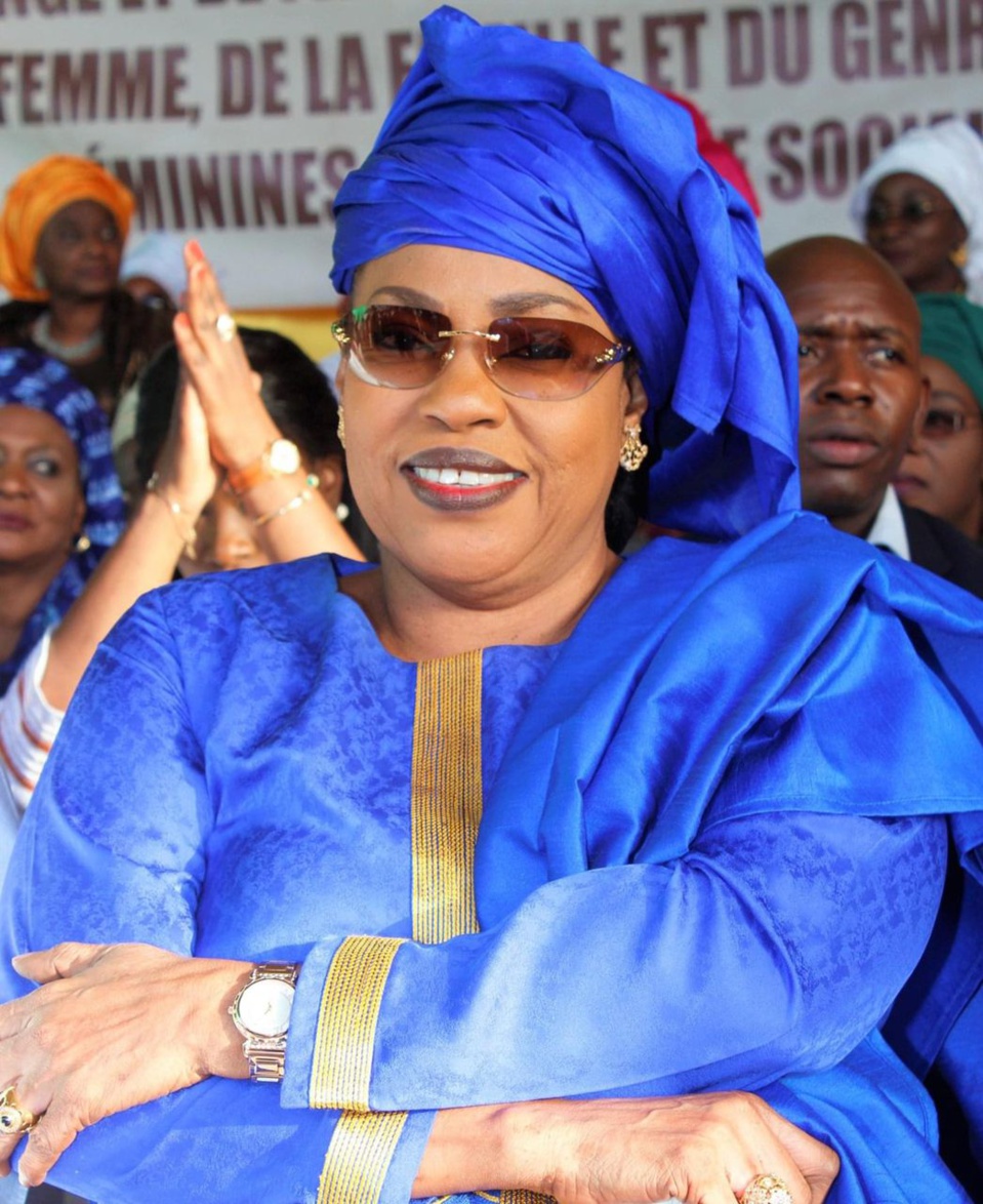 TENSIONS AU SEIN DU MOUVEMENT NATIONAL DES FEMMES DE L’APR ENTRE PRO MACKY SALL ET PRO AMADOU BA : Le groupe WhatsApp des femmes implose TENSIONS AU SEIN DU MOUVEMENT NATIONAL DES FEMMES DE L’APR ENTRE PRO MACKY SALL ET PRO AMADOU BA : Le groupe WhatsApp des femmes implose