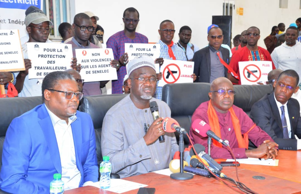 AGRESSIONS DES AGENTS DE SENELEC : Le Sutelec dépose plainte et menace de plonger le pays dans le noir si justice n’est pas rendue