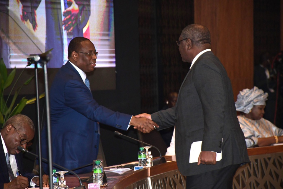 DIALOGUE NATIONAL POUR FIXER LA DATE DU SCRUTIN ET LA RÉCONCILIATION NATIONALE : Macky Sall brandit une loi d’amnistie des faits de 2021 à 2024 et promet un scrutin avant l’hivernage DIALOGUE NATIONAL POUR FIXER LA DATE DU SCRUTIN ET LA RÉCONCILIATION NATIONALE : Macky Sall brandit une loi d’amnistie des faits de 2021 à 2024 et promet un scrutin avant l’hivernage