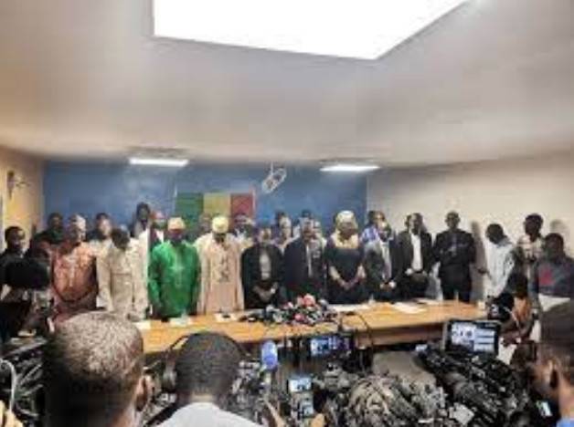 POUR LA PRESERVATION DU CALENDRIER ELECTORAL  FC25, F24, Aar Sunu Election et FDD joignent leurs forces et mettent en place le Front de résistance