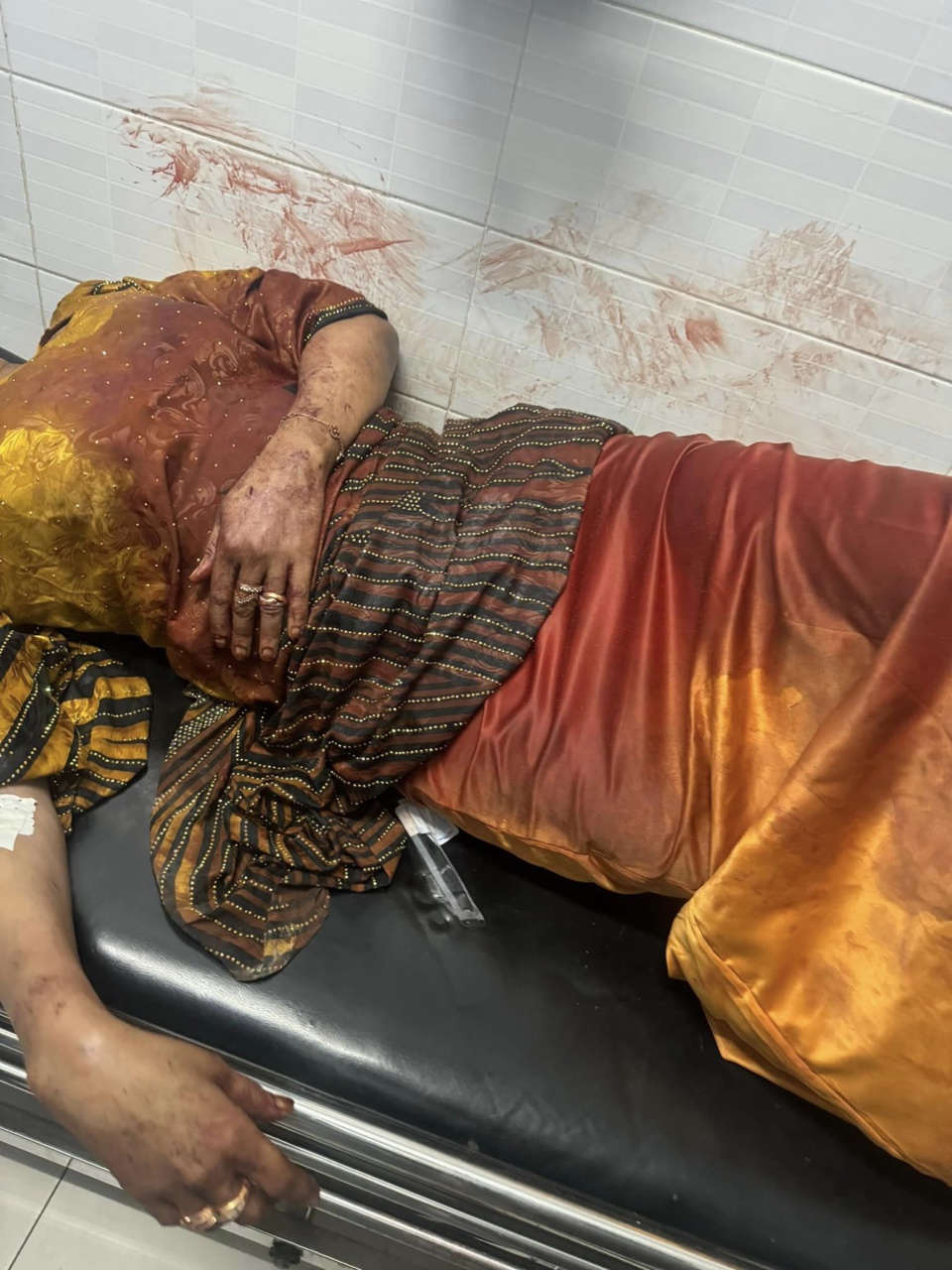 TENTATIVE DE MEUTRE DE MAÏMOUNA NDOUR FAYE : L’homme à la capuche blanche… TENTATIVE DE MEUTRE DE MAÏMOUNA NDOUR FAYE : L’homme à la capuche blanche…