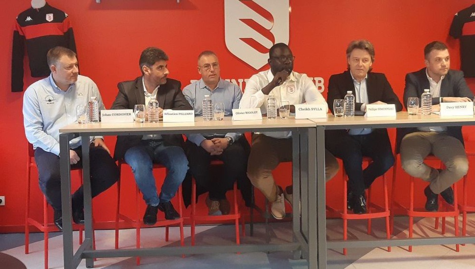 POUR CONSTITUER LE CAPITAL DE LA SOCIÉTÉ BOURGES FOOT 18 : Sadio Mané « va débourser 49 millions F Cfa soit 75.000 euros » et aura 10 associes