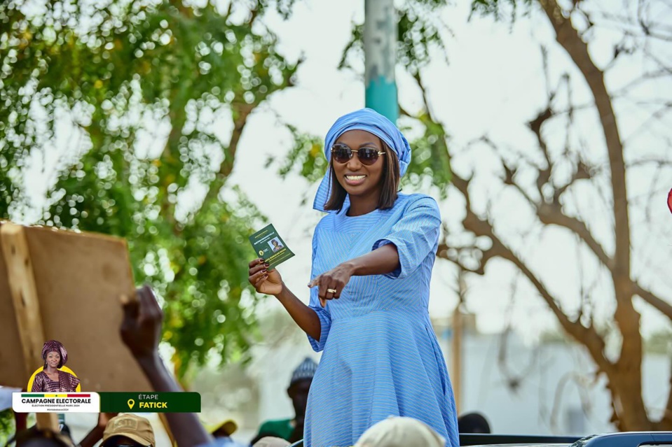 ANTA BABACAR NGOM AUX FEMMES DE FATICK : «Allez débaucher des personnes dans tous les partis et mouvements politiques, même le Président Macky Sall si vous le souhaitez»