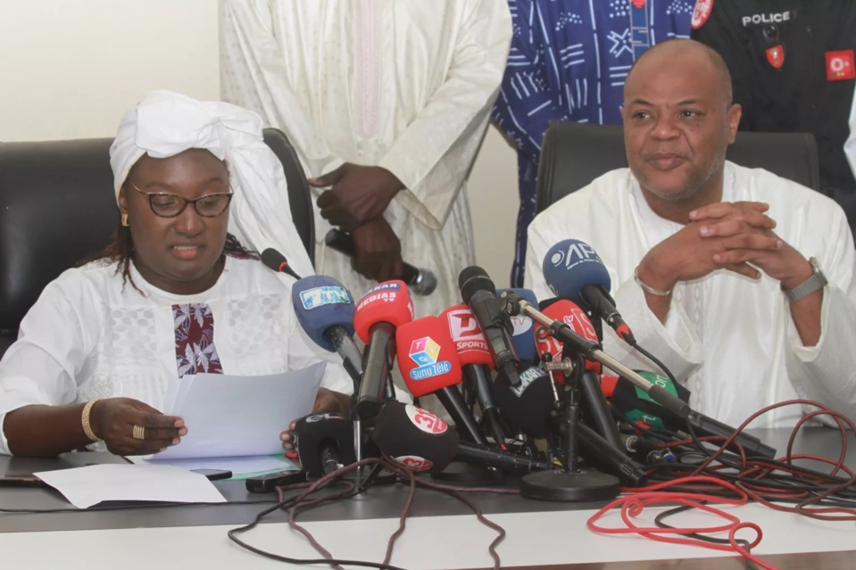 MAME MBAYE NIANG, MINISTRE DES SPORTS SORTANT A SON SUCCESSEUR : « Vous pouvez amener très loin ce département » MAME MBAYE NIANG, MINISTRE DES SPORTS SORTANT A SON SUCCESSEUR : « Vous pouvez amener très loin ce département »